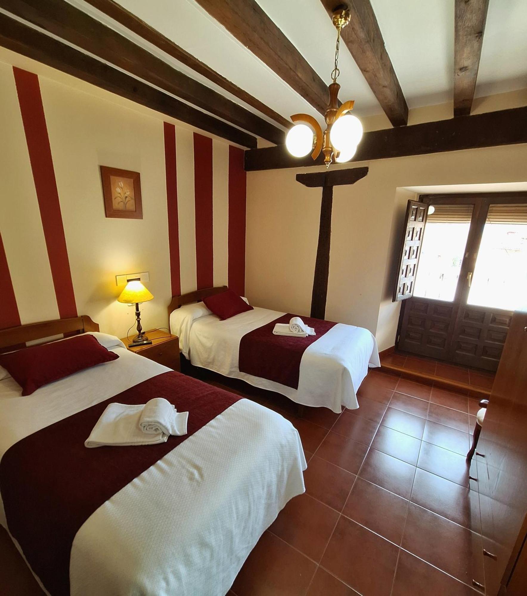 Hostal Rio Duero Molinos de Duero Extérieur photo