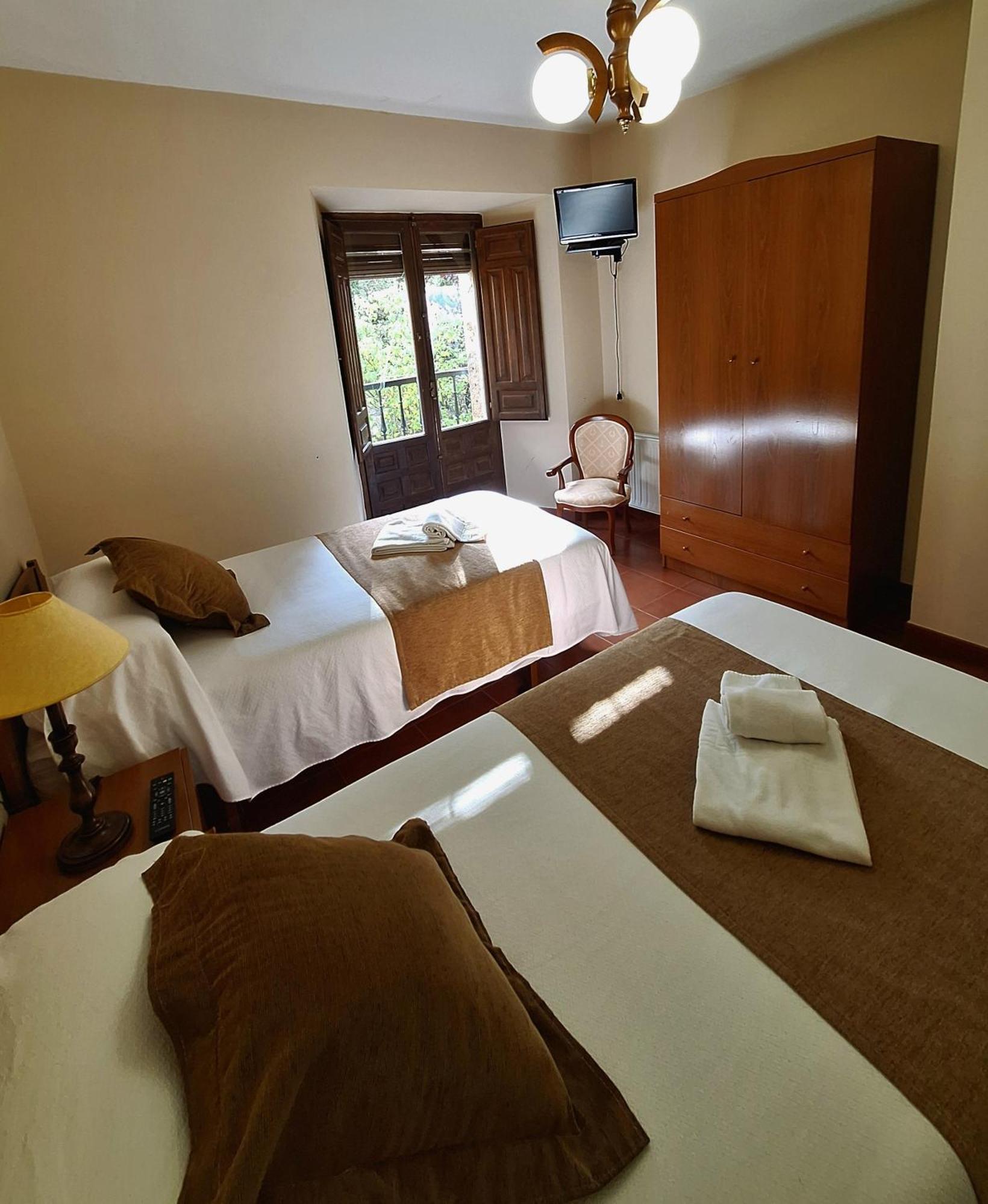 Hostal Rio Duero Molinos de Duero Extérieur photo
